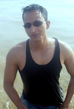 Yousuf Khan model in Karachi