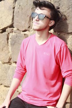 Zeeshan Laique model in Karachi