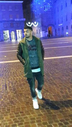 Ali Hamza model in Lahore