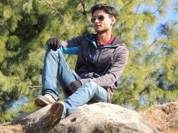Saud Qureshi model in Karachi