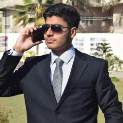 Saral Khan model in Karachi