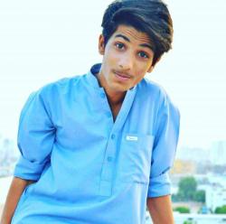 Shahzainbaloch model in Karachi